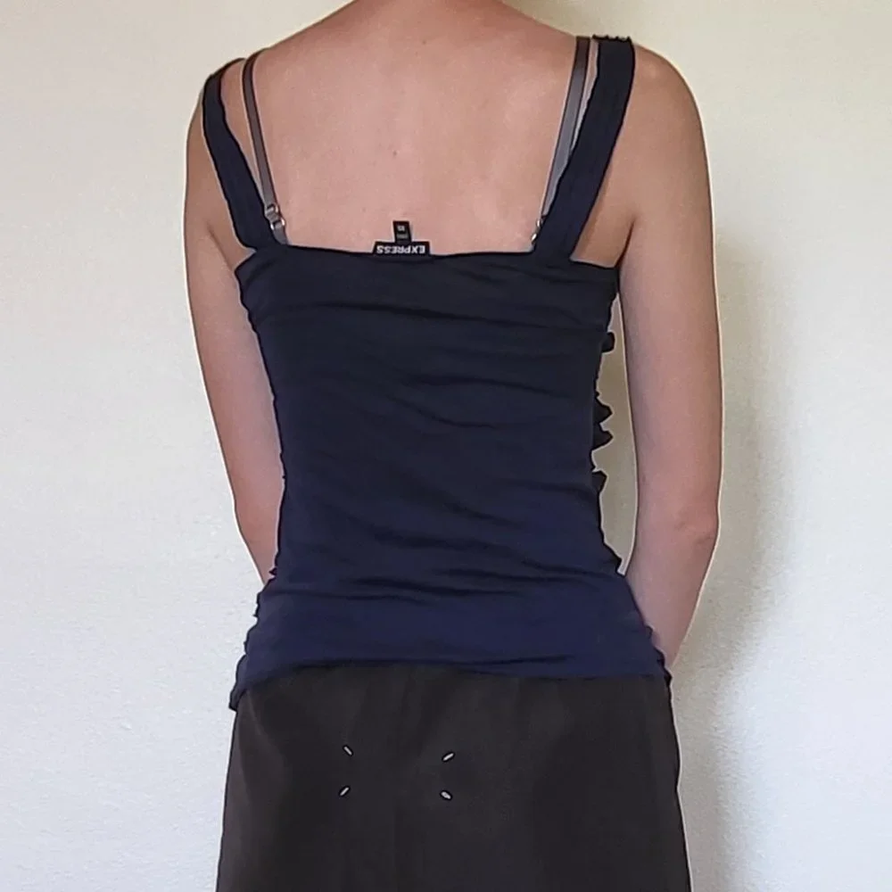 Express Ruffled Tank Top - Picture 5 of 9